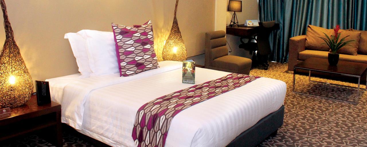 The Oriental Hotel Bataan Mariveles Extérieur photo