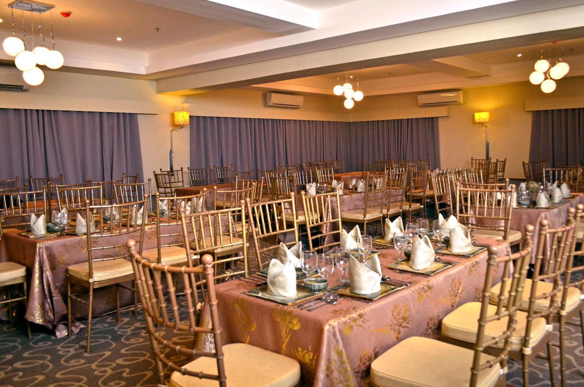 The Oriental Hotel Bataan Mariveles Extérieur photo